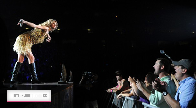 http://taylorswift.com.br/wp-content/uploads/2011/07/Knoxville-400.png